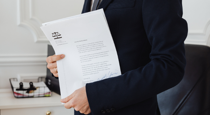 Схема расположения резолюции: правый верхний угол первой страницы документа или на отдельном листе-резолюции